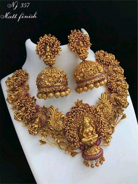 Kavi Gold Super Sale Necklace With Golden Work
