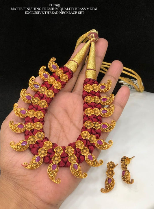 Brass Metal Exclusive Thread Necklace Set